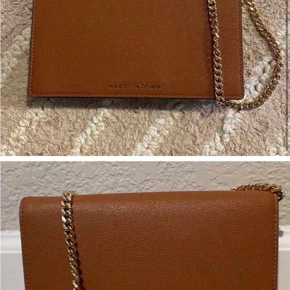 Marc Jacobs shoulder strap brings a versatile design to the bag. - Picture 3 of 4